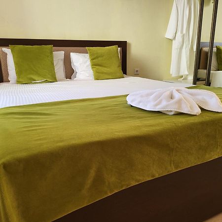 Comfort Hotel キシナウ エクステリア 写真